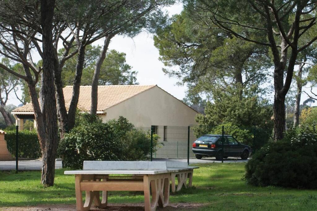 Appartement T2 dans résidence avec piscine et tennis Saint-Raphaël Extérieur photo