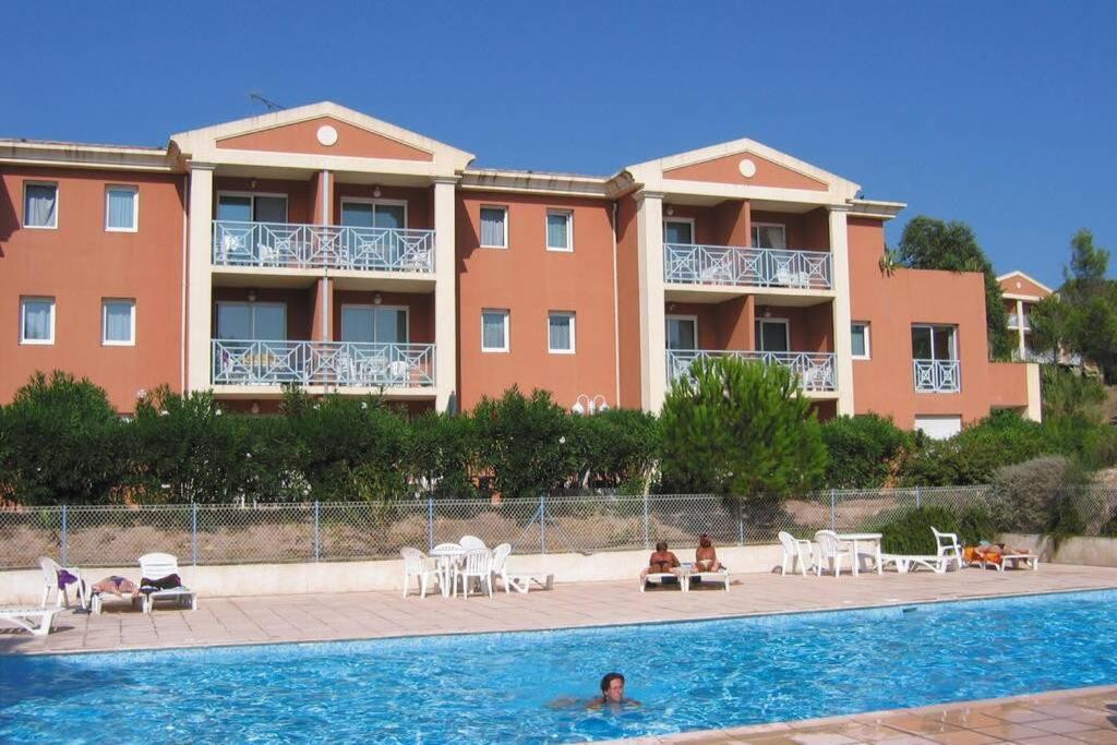 Appartement T2 dans résidence avec piscine et tennis Saint-Raphaël Extérieur photo